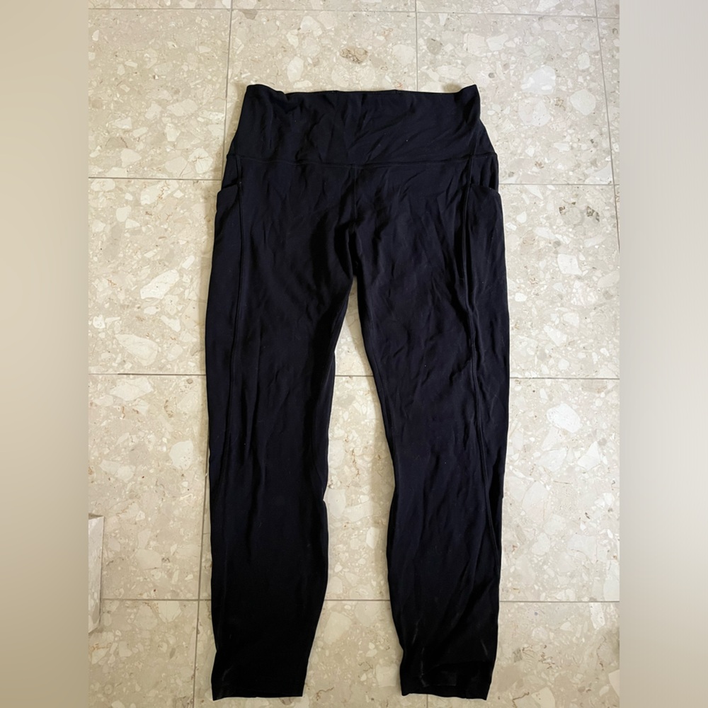 Lululemon crop size 12 legging with side pockets